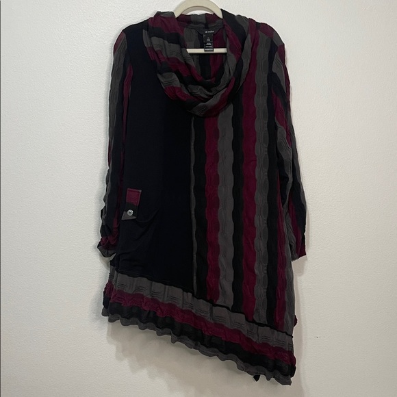 Ali Miles Tops - Ali Miles Burgundy and Gray Knit Top